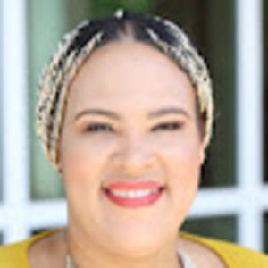 Meet your Posher, Dominique